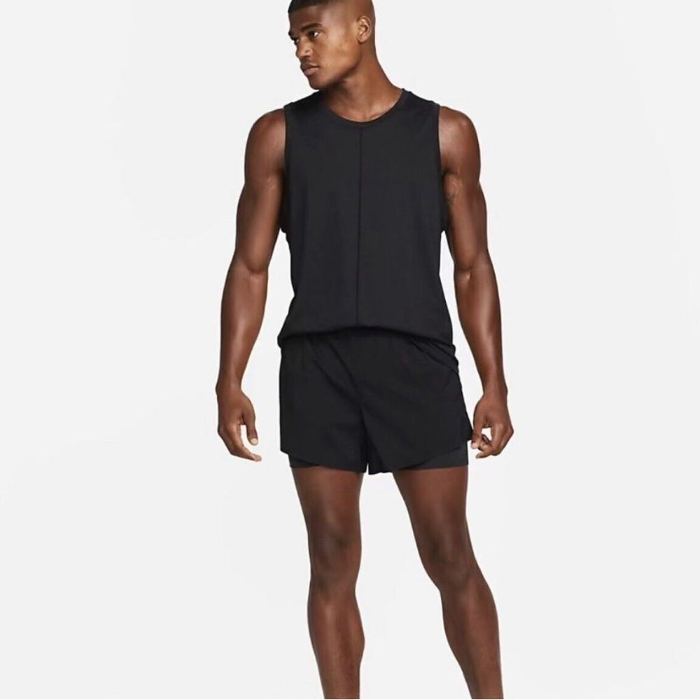 Nike Men's Yoga Dri-FIT Training Athletic Shorts Black Gym DN1520-010 Size Small